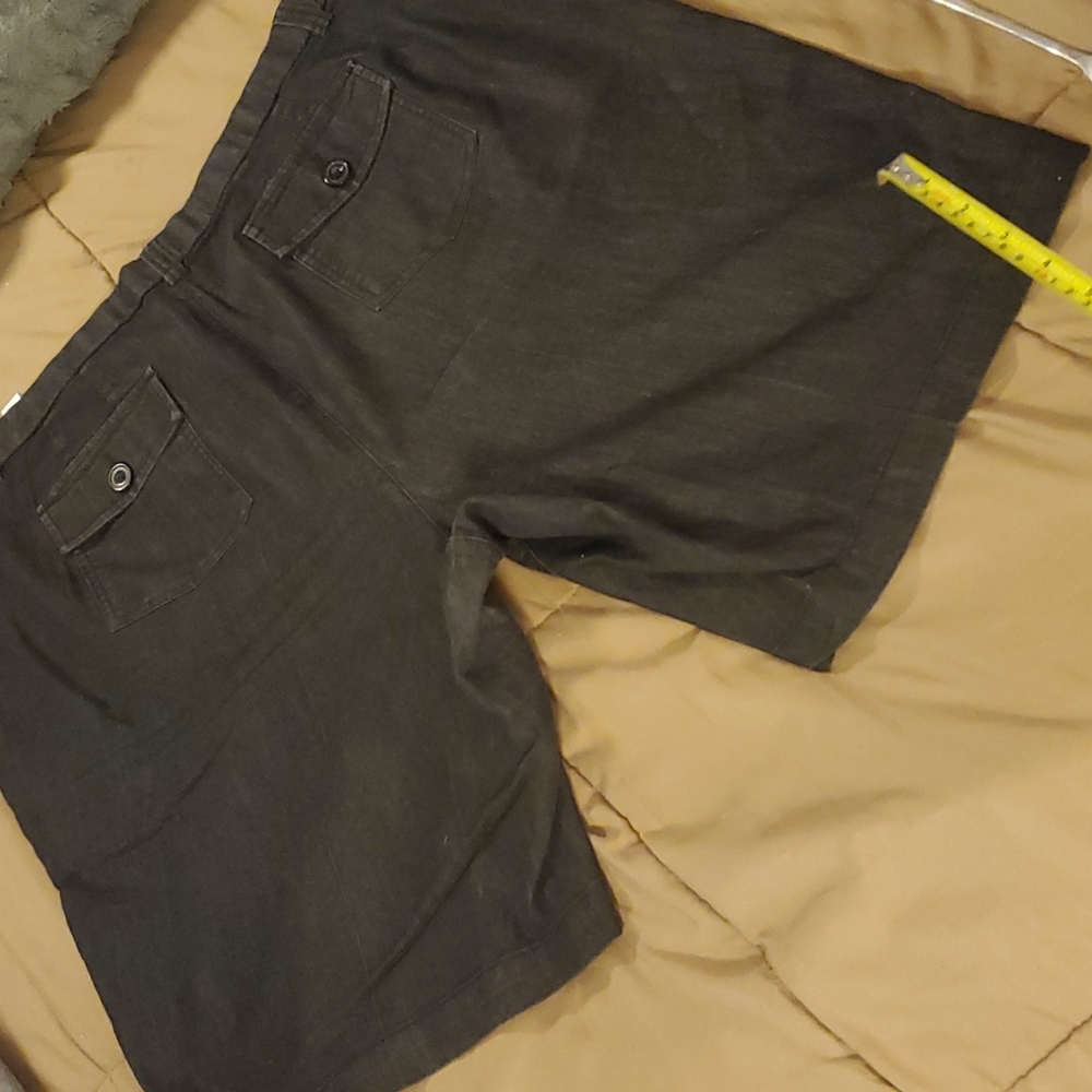 Cato Black Linen Shorts - Picture 6 of 7